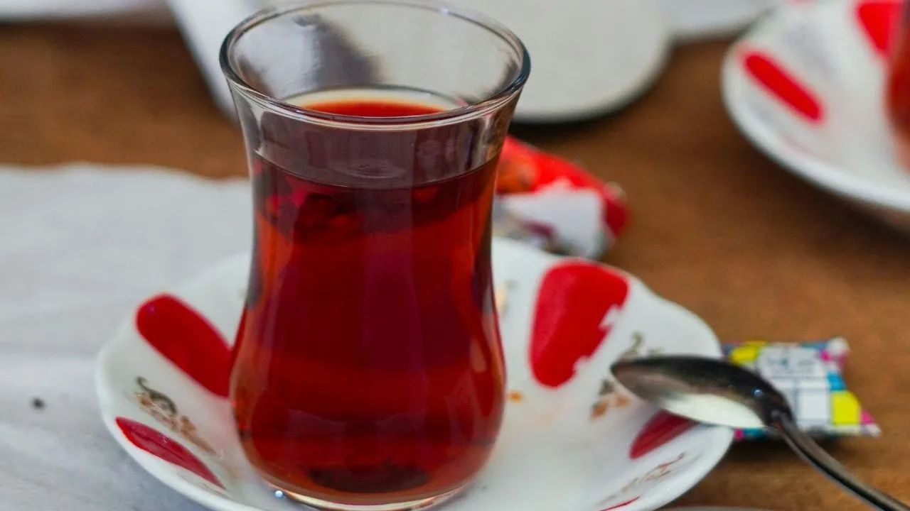 Bir çay tabağı iki dev marka! İkonik tasarımda 10 yıllık kavga AYM kararıyla son buldu