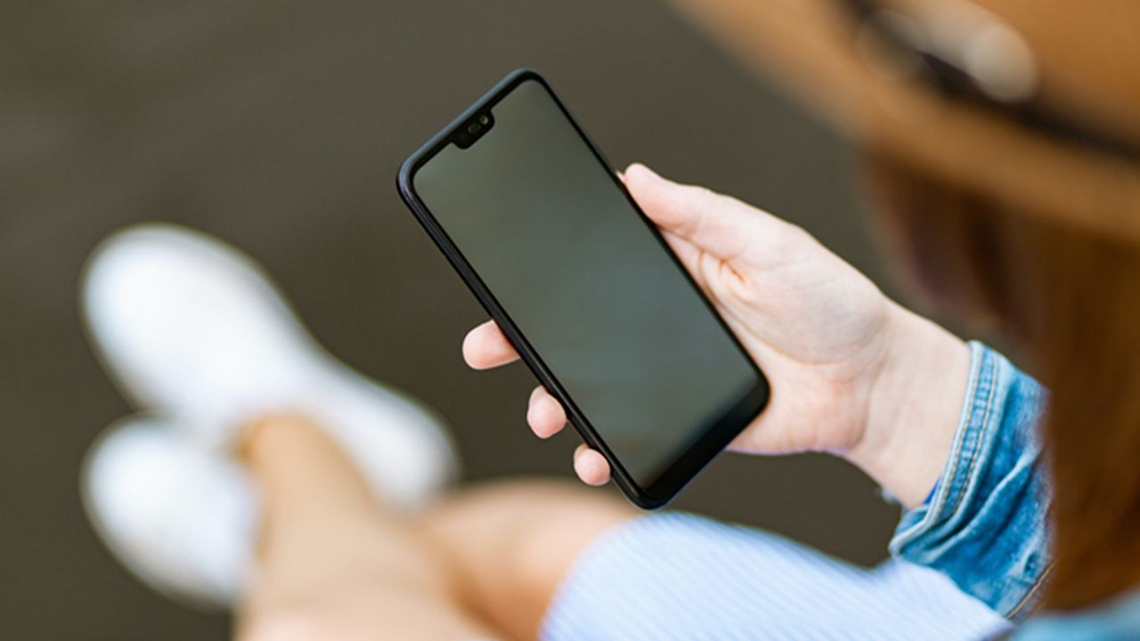 Tarih belli oldu, akıllı telefonlarda yeni dönem başlıyor! Üreticilere yıllar sonra yeni zorunluluk