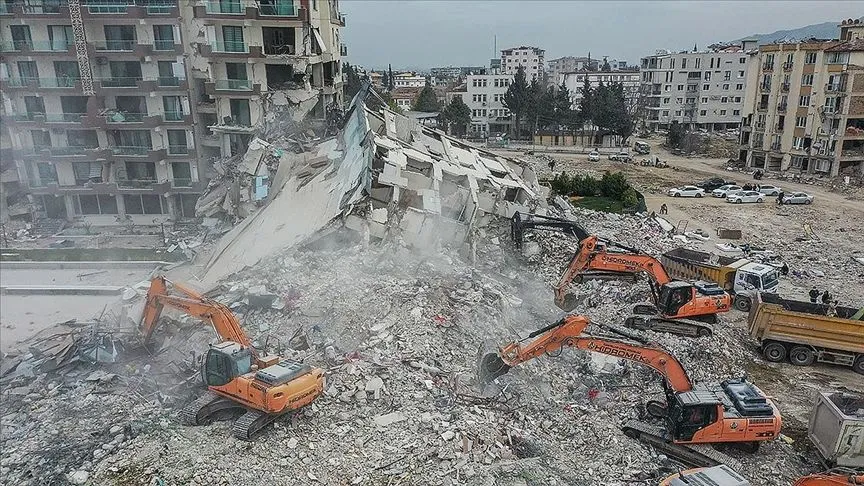 Uzmanlar uyardı: Zemin kötü, risk yüksek! Bu ilçeler denize kayabilir...