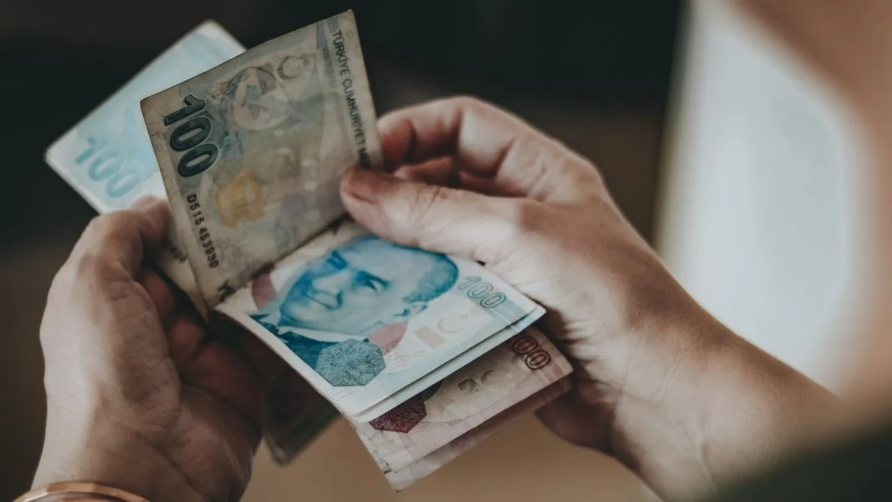 Ev kadınlarına emeklilik yasası ne zaman çıkacak? Bakan Işıkhan müjdeyi tarih vererek duyurdu