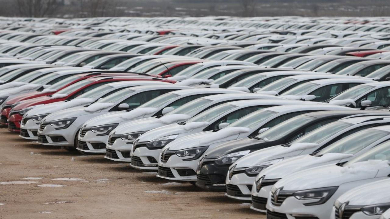 2025 yılında ikinci elde en çok değer kaybeden otomobiller açıklandı! İlk sırayı kimse beklemiyordu