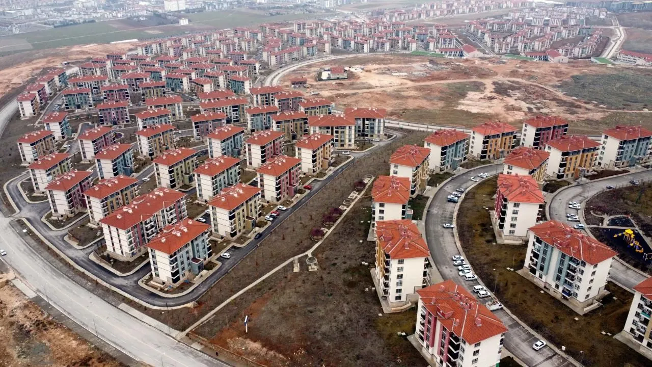 TOKİ'den aylık 9 bin TL'den 2+1 ve 12 bin TL'den 3+1 daire fırsatı: İşte başvuru tarihi ve şartlar