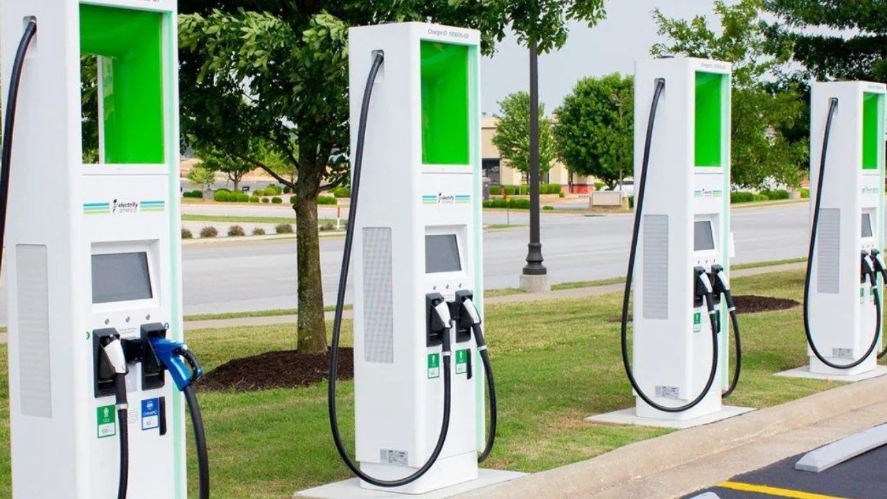 Avrupa'da elektrikli araç şarjının en maliyetli olduğu 33 ülke açıklandı: İşte Türkiye'nin yeri